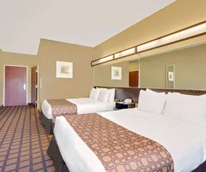 Photo 3 - Microtel by Wyndham Perry National Fairground Area I-75