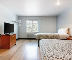 Photo 3 - Suburban Studios Huntsville University Area