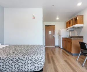 Photo 5 - Suburban Studios Huntsville University Area