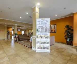 Photo 4 - Microtel Inn & Suites by Wyndham Greenville/University Medic