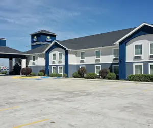 Photo 2 - Days Inn & Suites by Wyndham Thibodaux