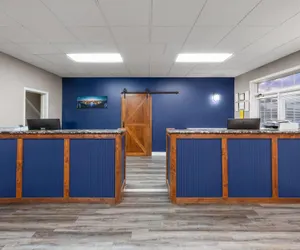 Photo 3 - Angel Inn Near IMAX, a Travelodge by Wyndham