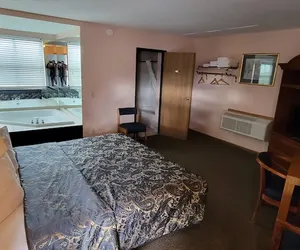 Photo 2 - Mackinaw Budget Inn