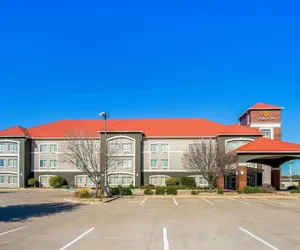 Photo 2 - La Quinta Inn & Suites by Wyndham Eastland