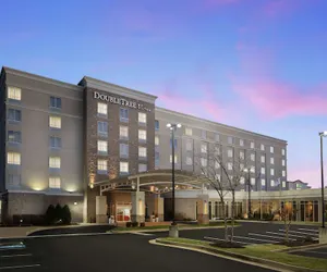 Photo 2 - DoubleTree by Hilton Richmond Airport