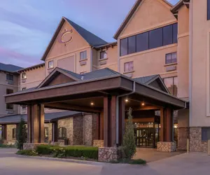 Photo 2 - Best Western Plus Cimarron Hotel & Suites