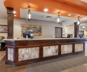 Photo 3 - Best Western Plus Cimarron Hotel & Suites