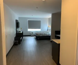 Photo 5 - Hawthorn Extended Stay by Wyndham Hobbs