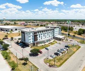 Photo 2 - Holiday Inn Hotel & Suites Waco Northwest, an IHG Hotel