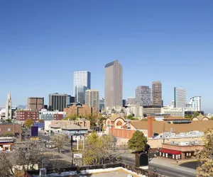 Photo 2 - Days Inn by Wyndham Denver Downtown