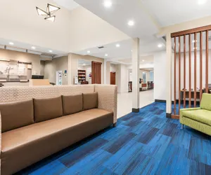 Photo 2 - Holiday Inn Express & Suites Klamath Falls Central by IHG