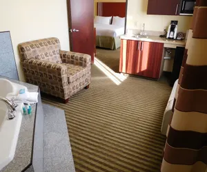 Photo 4 - Holiday Inn Express & Suites Ponca City by IHG