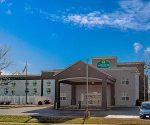 Photo 2 - La Quinta Inn & Suites by Wyndham Lexington Park - Patuxent