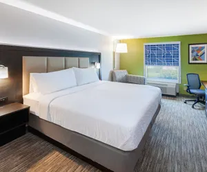 Photo 5 - Holiday Inn Express & Suites Baton Rouge East, an IHG Hotel