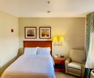 Photo 3 - Candlewood Suites Hot Springs by IHG