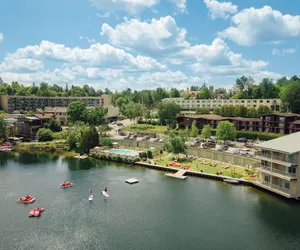 Photo 2 - High Peaks Resort