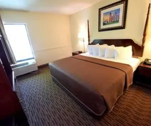 Photo 4 - Waterfront Inn - Mackinaw City