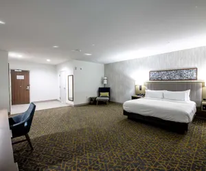 Photo 2 - DoubleTree by Hilton Sulphur Lake Charles