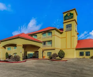 Photo 2 - La Quinta Inn & Suites by Wyndham Hobbs