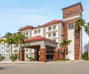 Photo 2 - La Quinta Inn & Suites by Wyndham Ft. Pierce