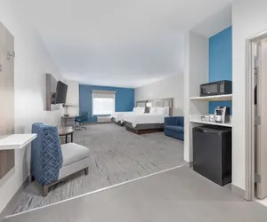 Photo 5 - Holiday Inn Express & Suites Granbury by IHG