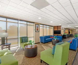 Photo 4 - Comfort Suites Brunswick