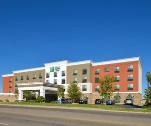 Photo 2 - Holiday Inn Express & Suites Pueblo North, an IHG Hotel