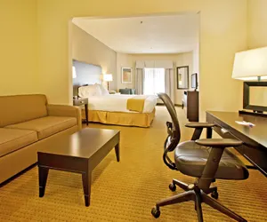 Photo 4 - Holiday Inn Express Hotel & Suites Shamrock North, an IHG Hotel