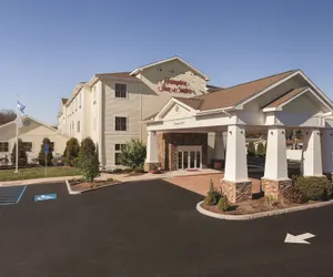 Photo 2 - Hampton Inn & Suites Mystic