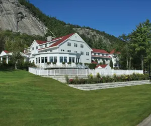 Photo 2 - The White Mountain Hotel & Resort