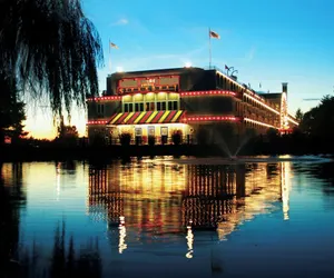 Photo 2 - Fulton Steamboat Inn
