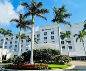 Photo 2 - Crowne Plaza Ft. Myers Gulf Coast, an IHG Hotel