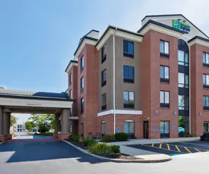 Photo 2 - Holiday Inn Express Hotel & Suites Cleveland - Richfield, an IHG Hotel