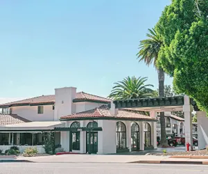Photo 2 - Sands Inn & Suites