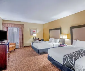 Photo 4 - La Quinta Inn & Suites by Wyndham Vicksburg