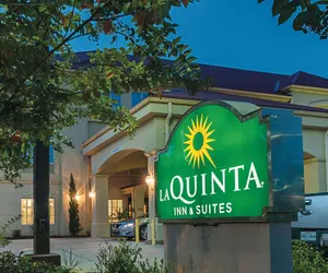 Photo 2 - La Quinta Inn & Suites by Wyndham Slidell - North Shore Area