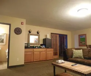 Photo 3 - Blue Mountain Inn And Suites