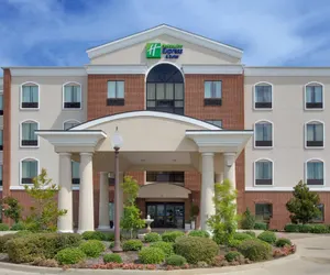 Photo 2 - Holiday Inn Express Hotel & Suites Ennis, an IHG Hotel