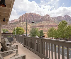 Photo 2 - Petty Ranch Inn