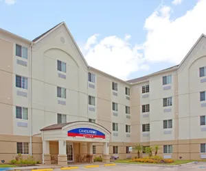 Photo 2 - Candlewood Suites Houston Medical Center, an IHG Hotel