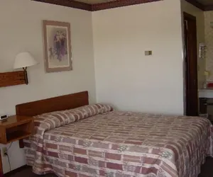 Photo 3 - Viking Jr. Motel
