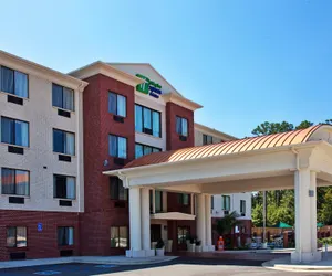 Photo 2 - Holiday Inn Express & Suites Ocean Springs, an IHG Hotel