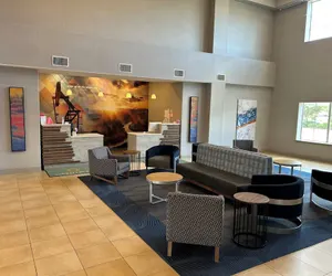 Photo 2 - La Quinta Inn & Suites by Wyndham Longview North