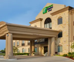 Photo 2 - Holiday Inn Express & Suites Energy Corridor West Oaks, an IHG Hotel