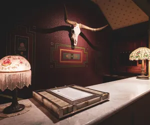 Photo 2 - St. Elmo Hotel