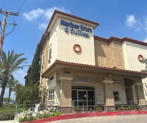 Photo 2 - Harbor Inn & Suites