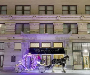 Photo 2 - Hotel Gibbs Downtown Riverwalk