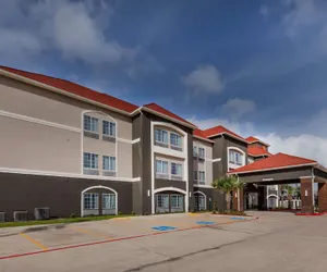 Photo 2 - La Quinta Inn & Suites by Wyndham Port Lavaca