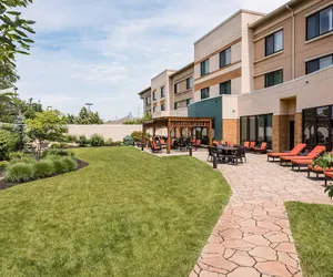 Photo 2 - Courtyard Marriott Lafayette