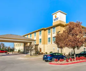 Photo 2 - Comfort Inn & Suites Van Buren - Fort Smith